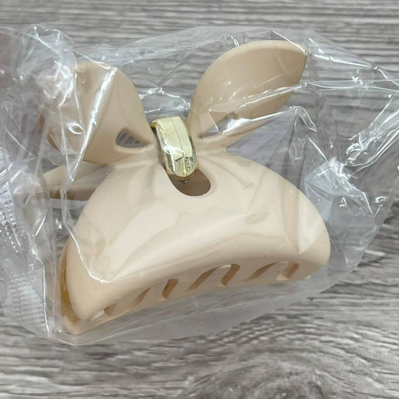NEW Matte Hair Claw Clips 4 Pack in Beige and Milk Coffee - Picture 6 of 10